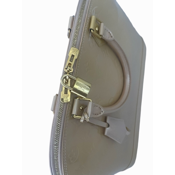 LOUIS VUITTON - Image 8